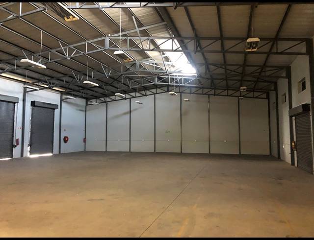 1,890M² WAREHOUSE TO LET IN AIRPORT INDUSTRIA